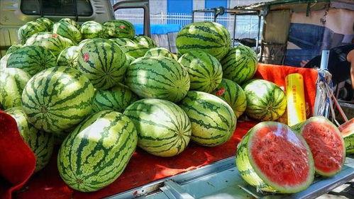 潍坊网红吃瓜事件真相,揭秘背后真相与反思 第2张 潍坊网红吃瓜事件真相,揭秘背后真相与反思 第2张